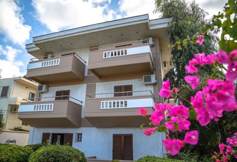 בית מלון כפרי Elpida Apartments