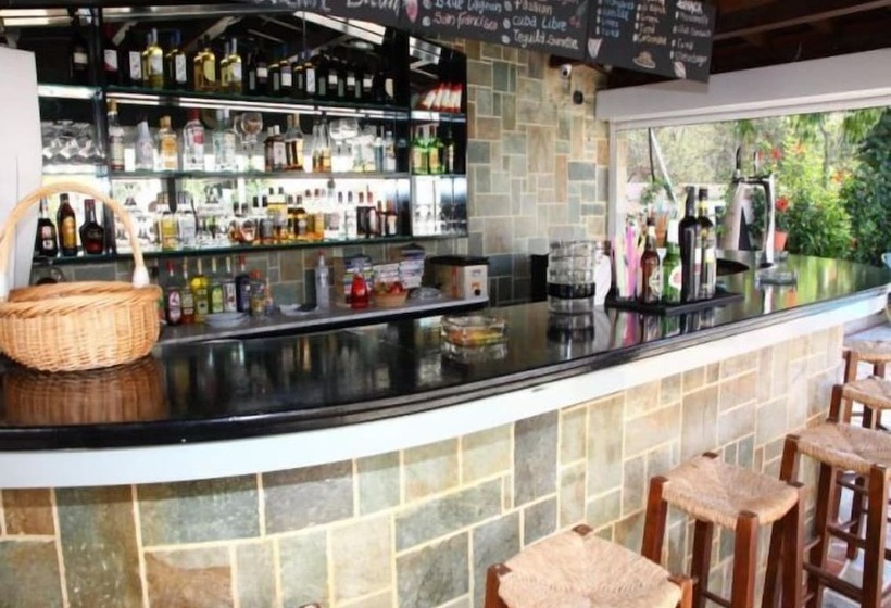 בית מלון כפרי Elpida Apartments