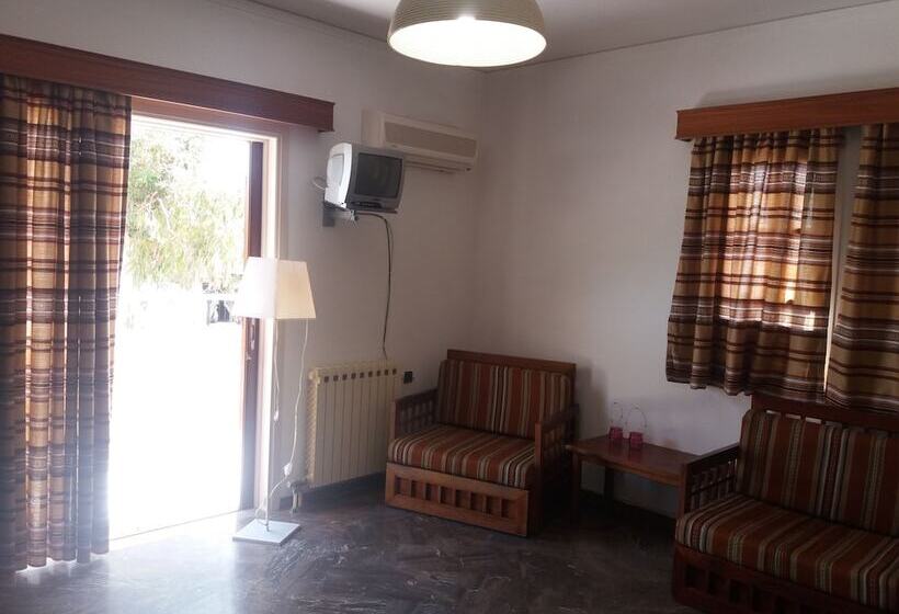 בית מלון כפרי Elpida Apartments