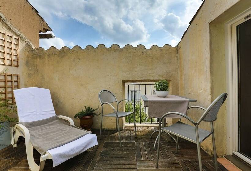 Отель Hôtel Arène