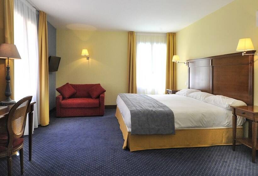 Отель Hôtel Arène