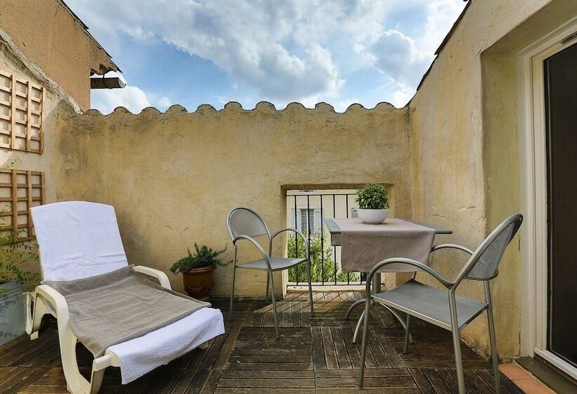 Отель Hôtel Arène