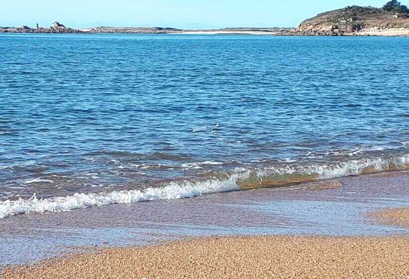 فندق فئة نجمة واحدة Auberge Granit Rose