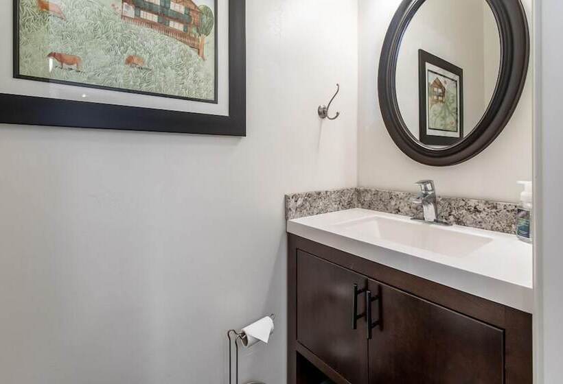 فندق Aspenwood Manor