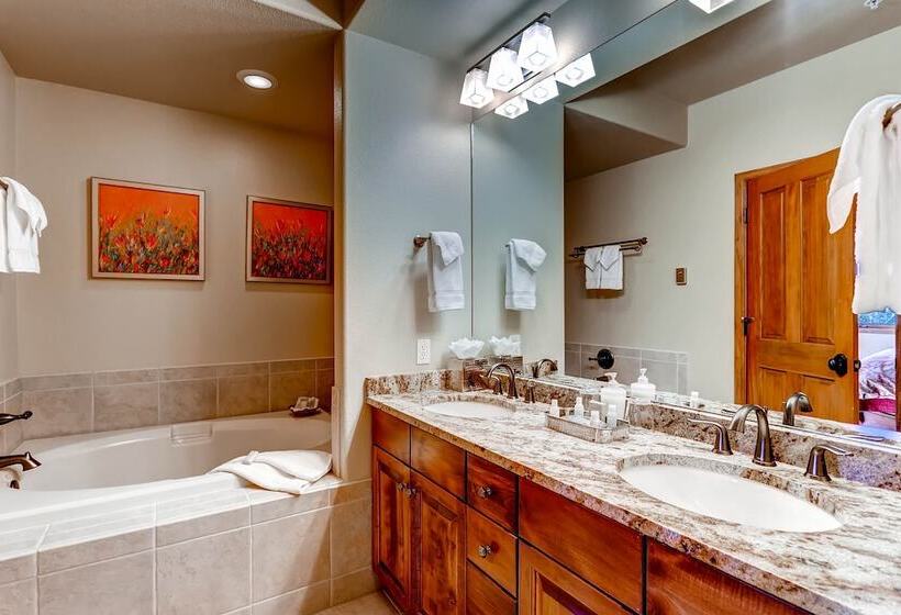 호텔 Christie Club