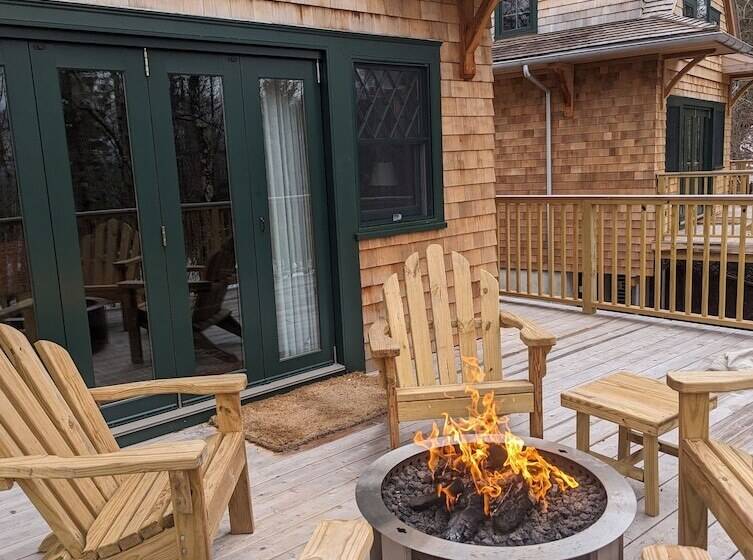 Отель Deer Mountain Inn