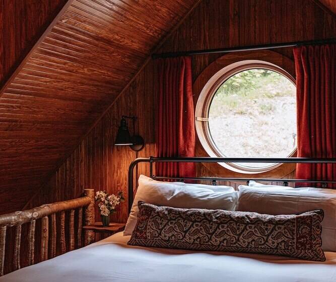 Отель Deer Mountain Inn