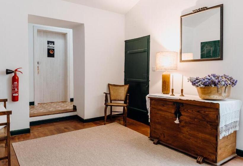 هتل روستایی Quinta Do Louredo   évora