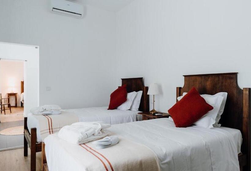 هتل روستایی Quinta Do Louredo   évora