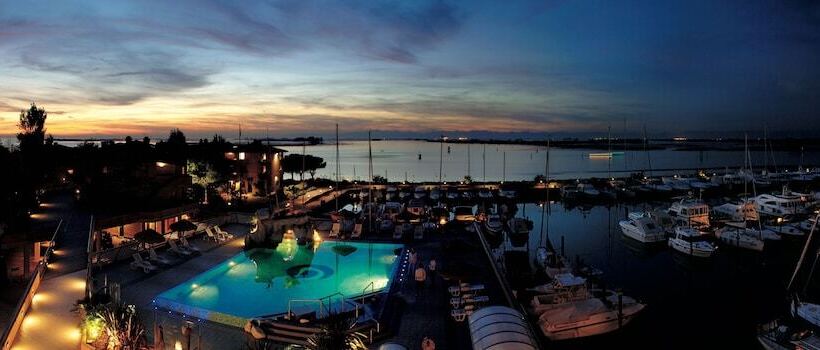 Отель Porto San Vito Resort