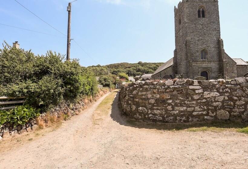 Tan Y Fynwent