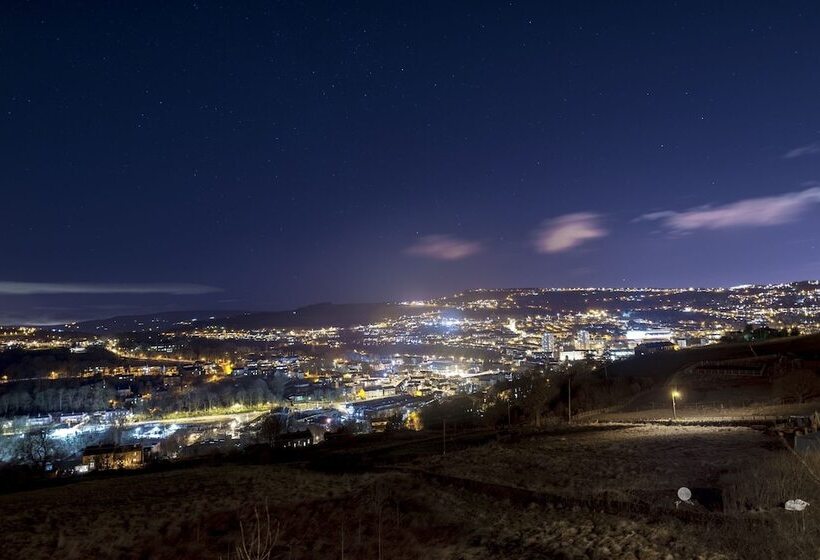 The New Hobbit Hotel Rooms