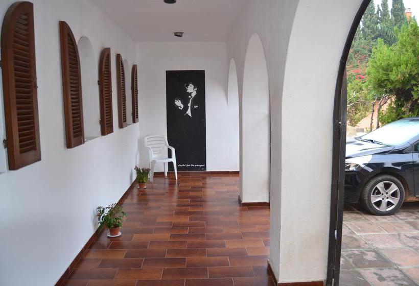 تختخواب و صبحانه Pensión Villa Adria