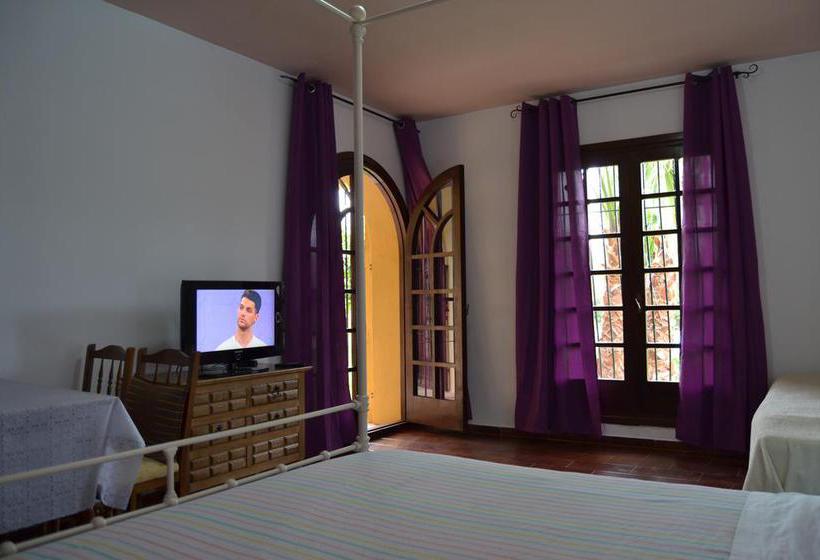 تختخواب و صبحانه Pensión Villa Adria