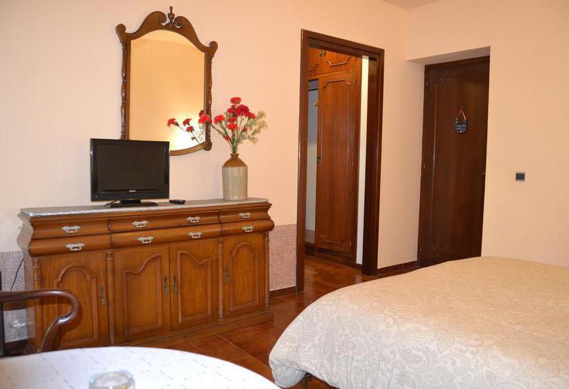 تختخواب و صبحانه Pensión Villa Adria