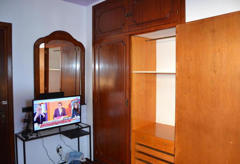 تختخواب و صبحانه Pensión Villa Adria