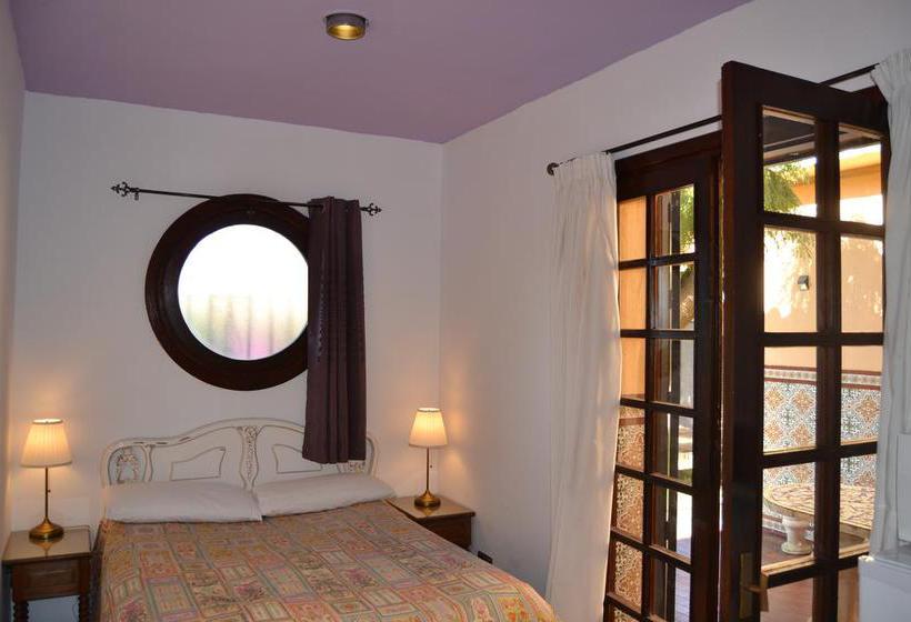 تختخواب و صبحانه Pensión Villa Adria