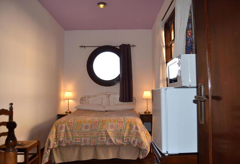 تختخواب و صبحانه Pensión Villa Adria