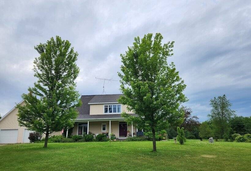 Bed and Breakfast Sweetfern Inn