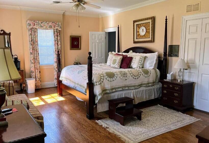 민박 The Virginia Cliffe Inn