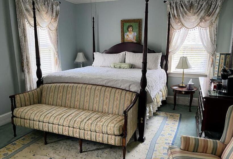 Bed and Breakfast The Virginia Cliffe Inn