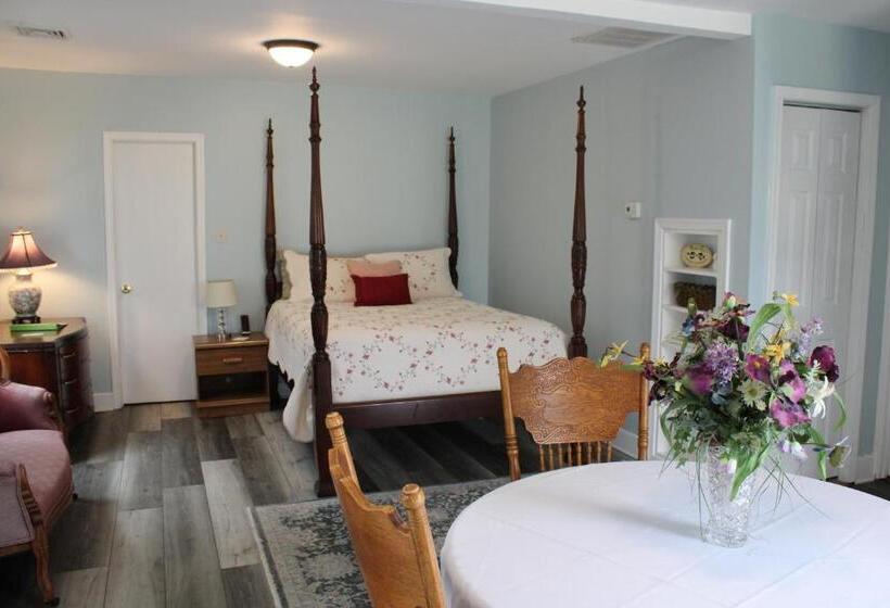 민박 The Virginia Cliffe Inn