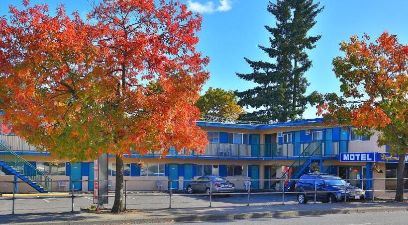 Diplomat Motel