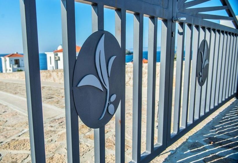 Eleia Seafront Suites & Villas