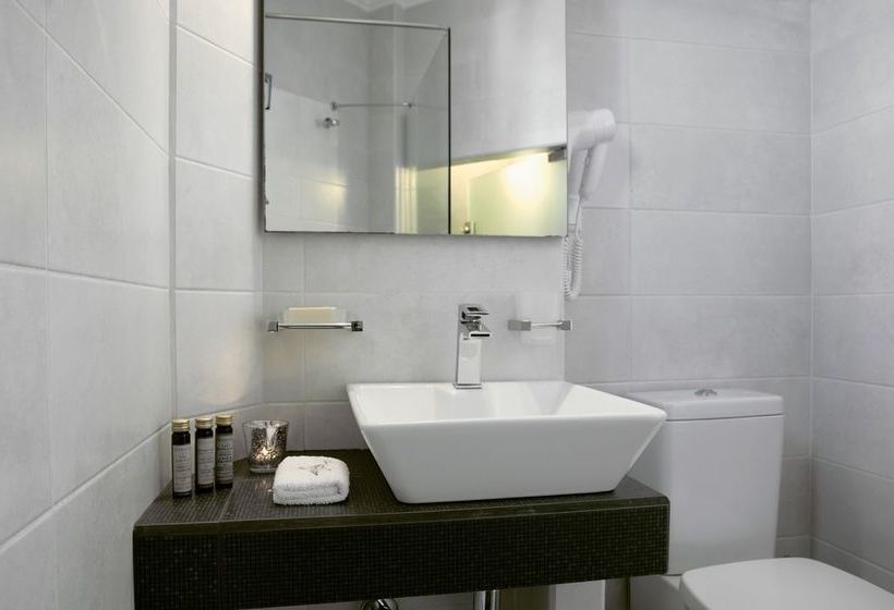 Eleia Seafront Suites & Villas