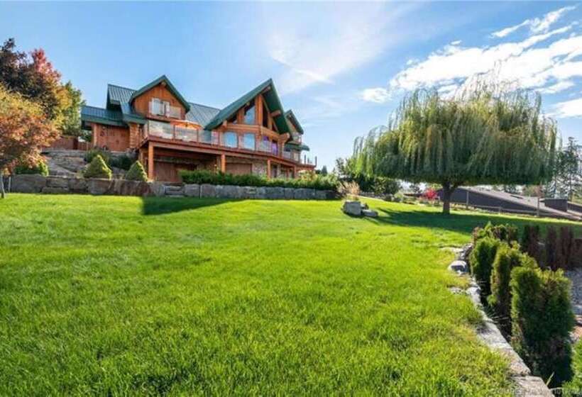 Отель A Okanagan Lakeview Inn