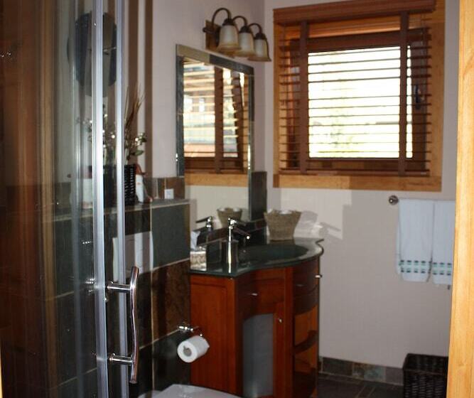 Отель A Okanagan Lakeview Inn