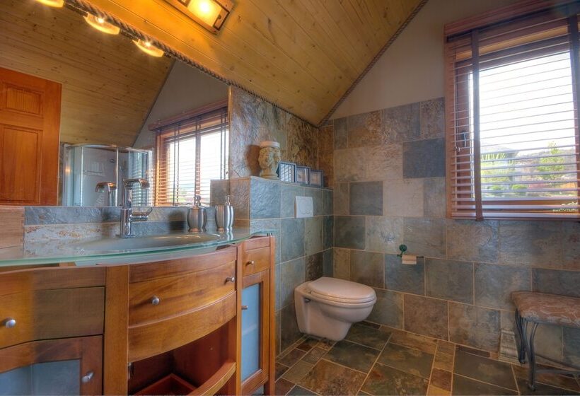 Отель A Okanagan Lakeview Inn