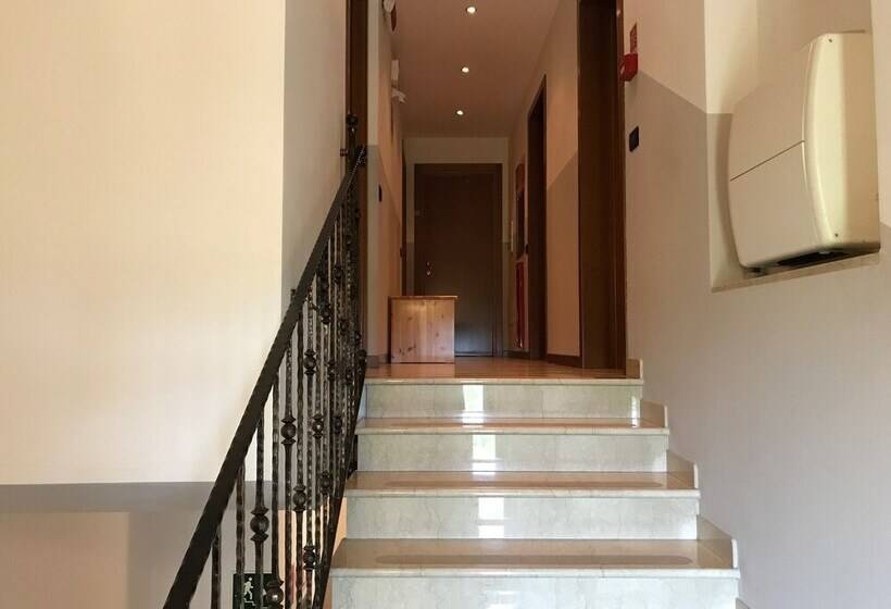 ホテル Albergo Quattro Pini