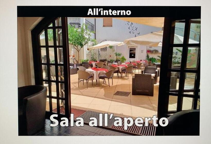 בית מלון כפרי Albergo Residenziale La Corte