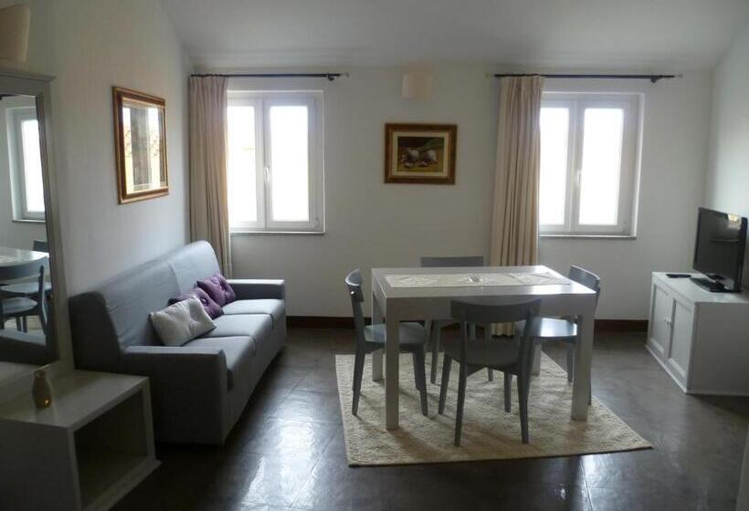 בית מלון כפרי Albergo Residenziale La Corte