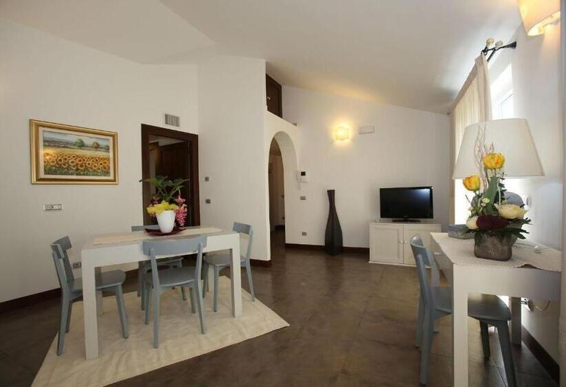 בית מלון כפרי Albergo Residenziale La Corte