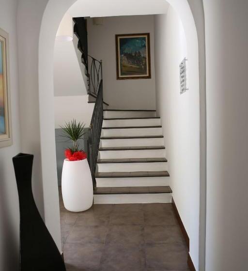 בית מלון כפרי Albergo Residenziale La Corte