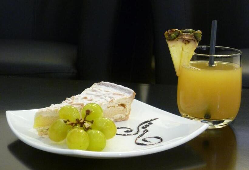 בית מלון כפרי Albergo Residenziale La Corte