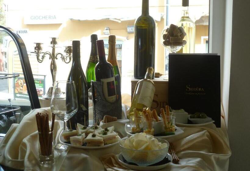 בית מלון כפרי Albergo Residenziale La Corte