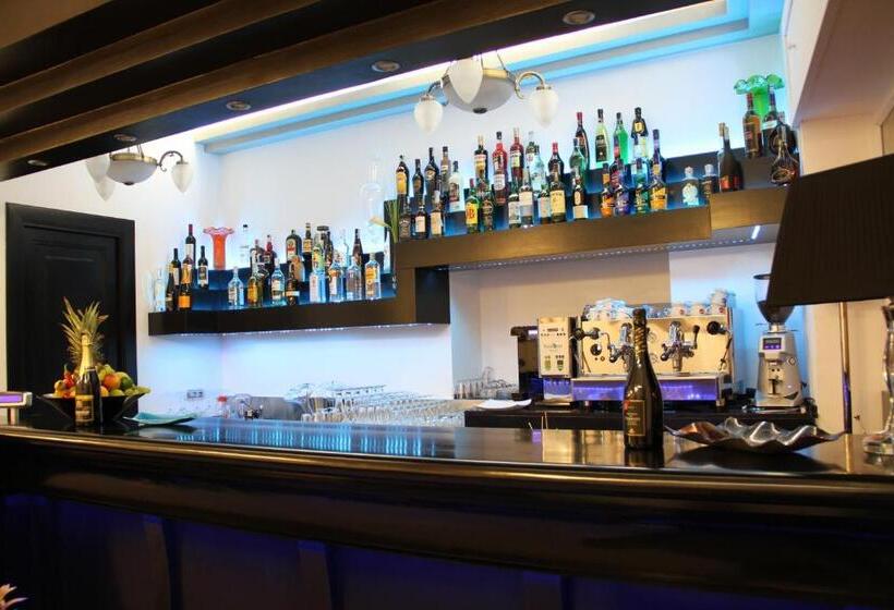 فندق Albergo Residenziale La Corte