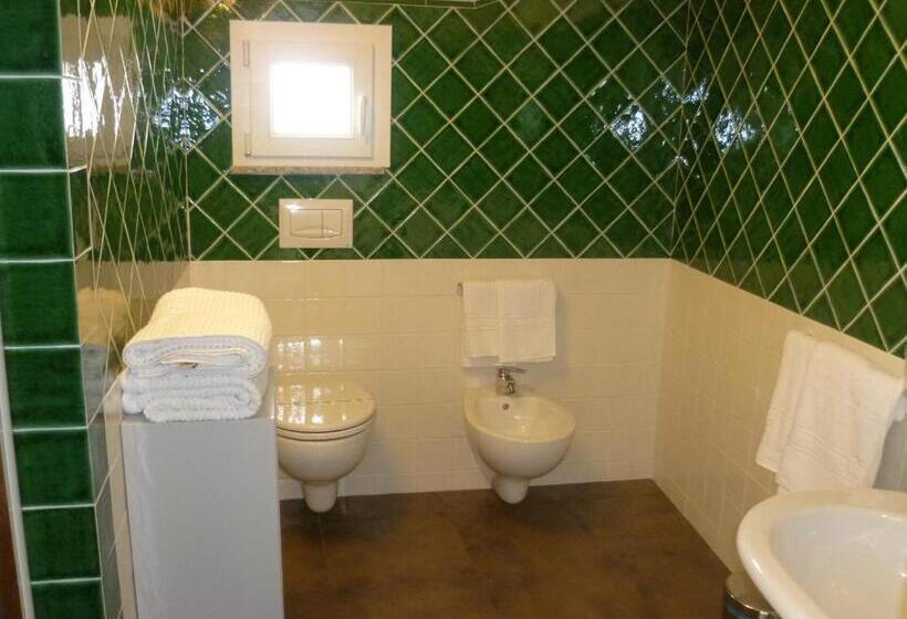 בית מלון כפרי Albergo Residenziale La Corte