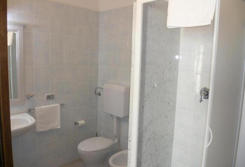 בית מלון כפרי Albergo Residenziale La Corte