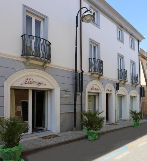 בית מלון כפרי Albergo Residenziale La Corte