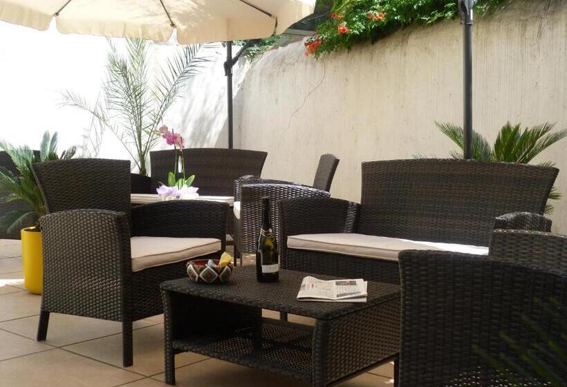 בית מלון כפרי Albergo Residenziale La Corte