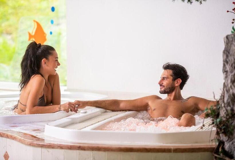 בית מלון כפרי Alpino Wellness & Spa