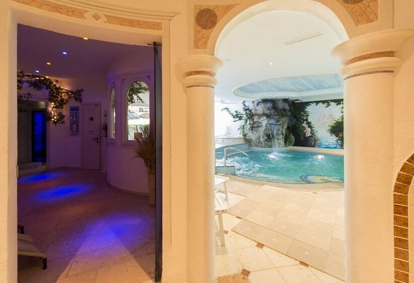 בית מלון כפרי Alpino Wellness & Spa