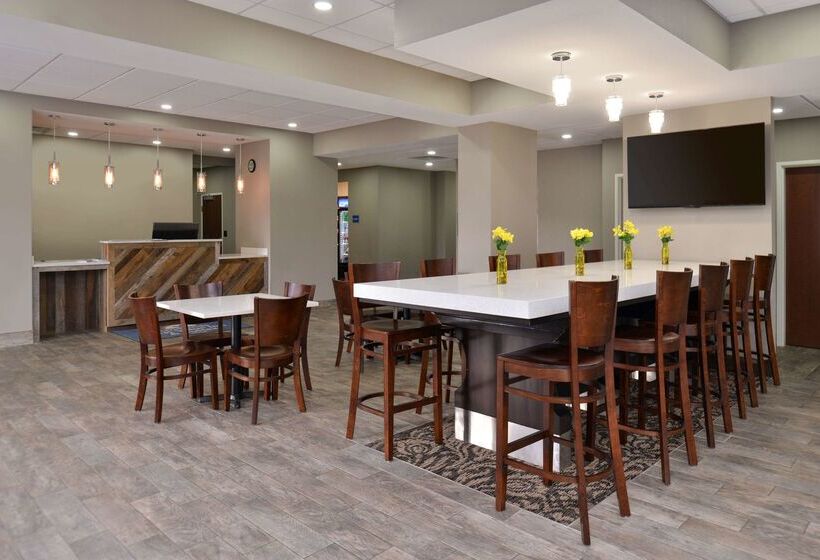 فندق Americas Best Value Inn & Suites