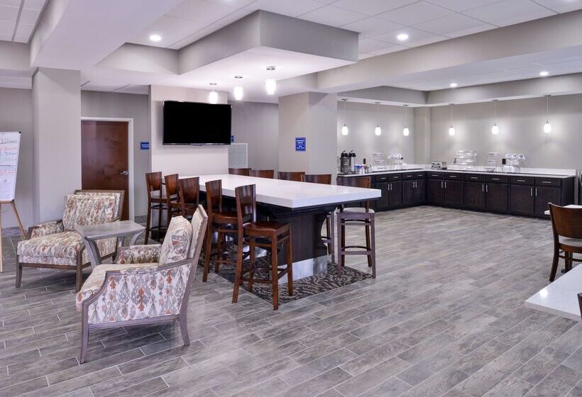 فندق Americas Best Value Inn & Suites