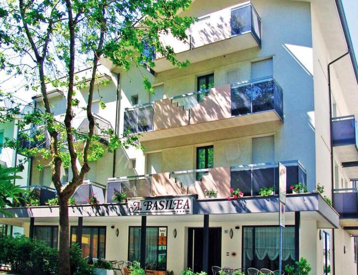 ホテル Basilea