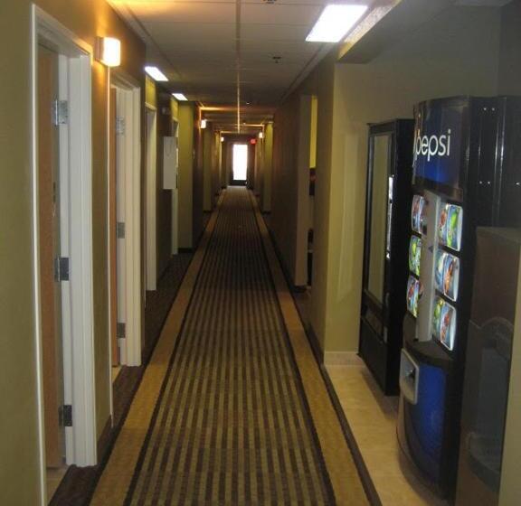 فندق Bowman Inn And Suites